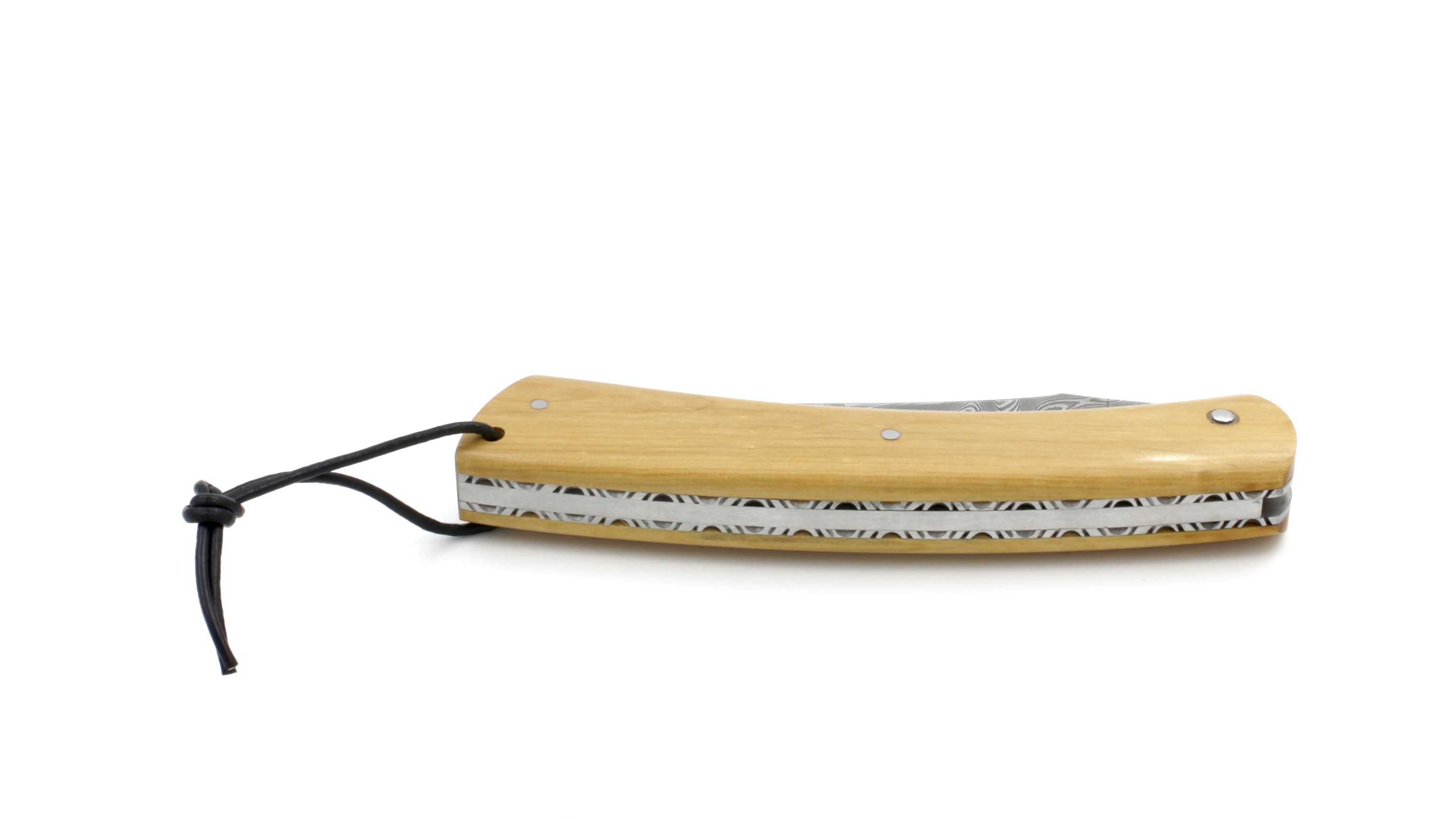 Laguiole en Aubrac CAMEMBERT knife boxwood with guillochage DSC® Carbondamast