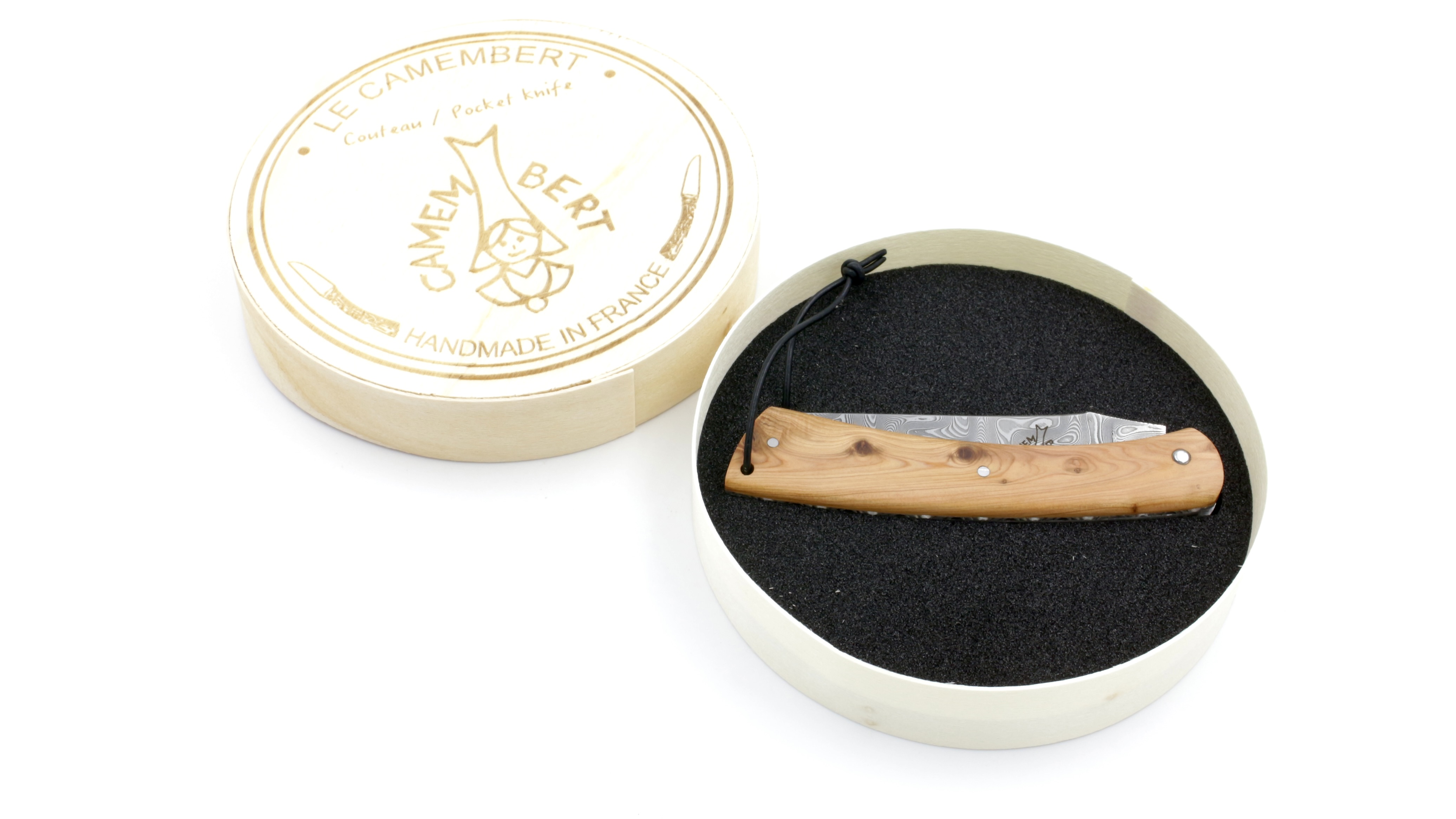 Laguiole en Aubrac Le CAMEMBERT guillochiert Wacholder DSC® Carbondamast