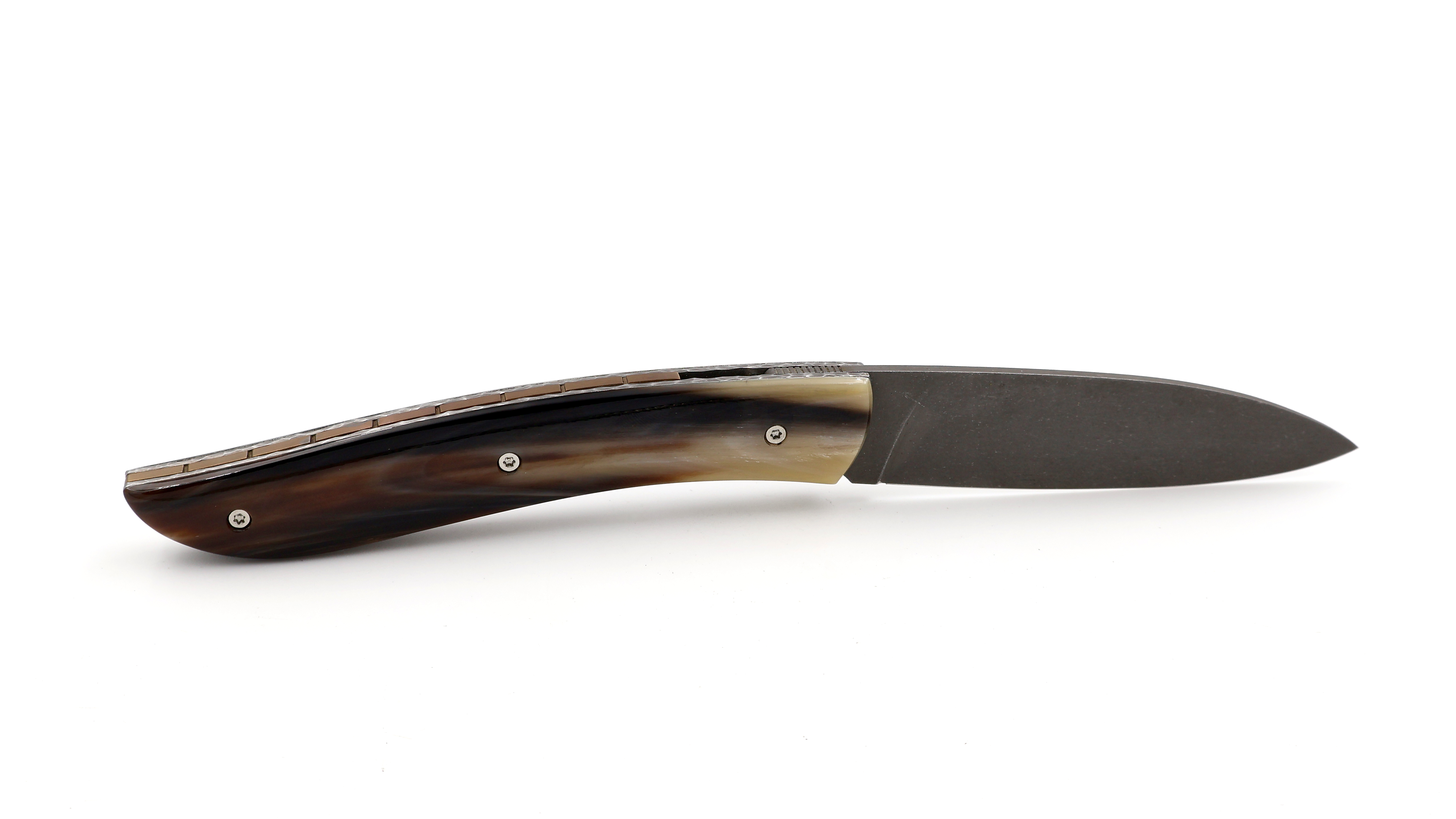 Atelier NÉVÉ Tim Bernard zebu horn tip stonewashed blade