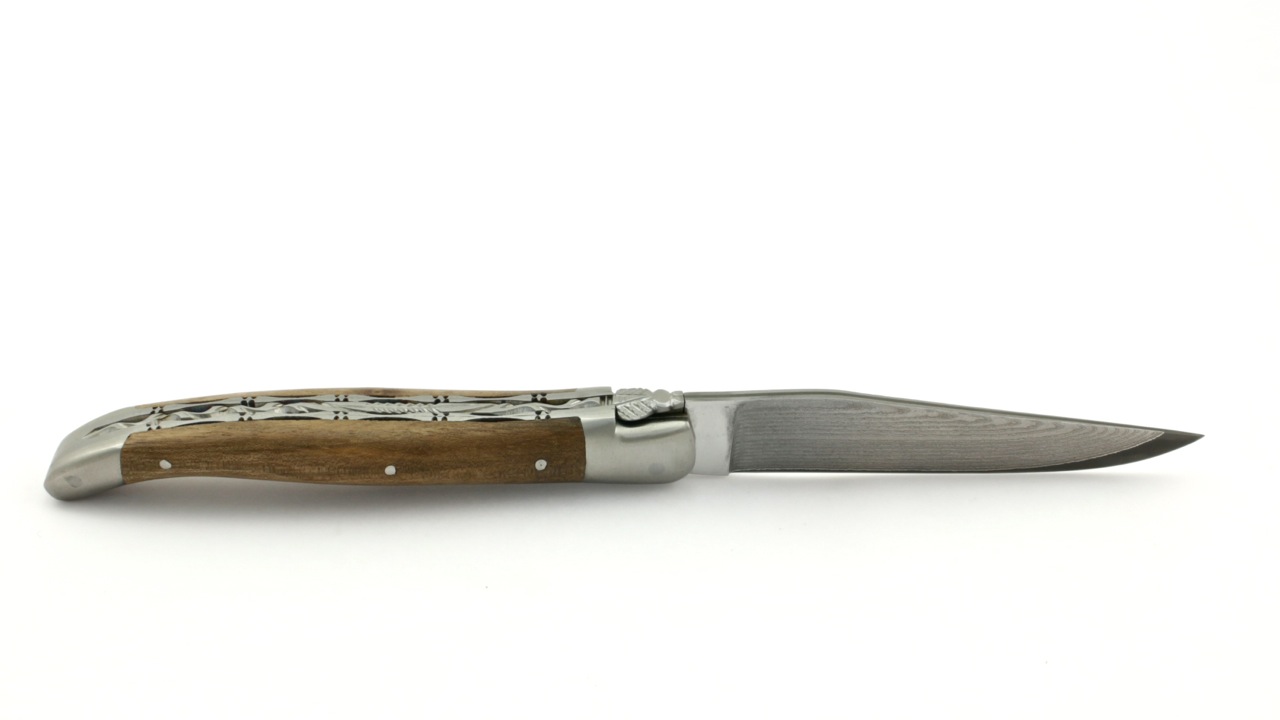 Laguiole en Aubrac double plate knife jap. damascus Walnut root wood 12 cm