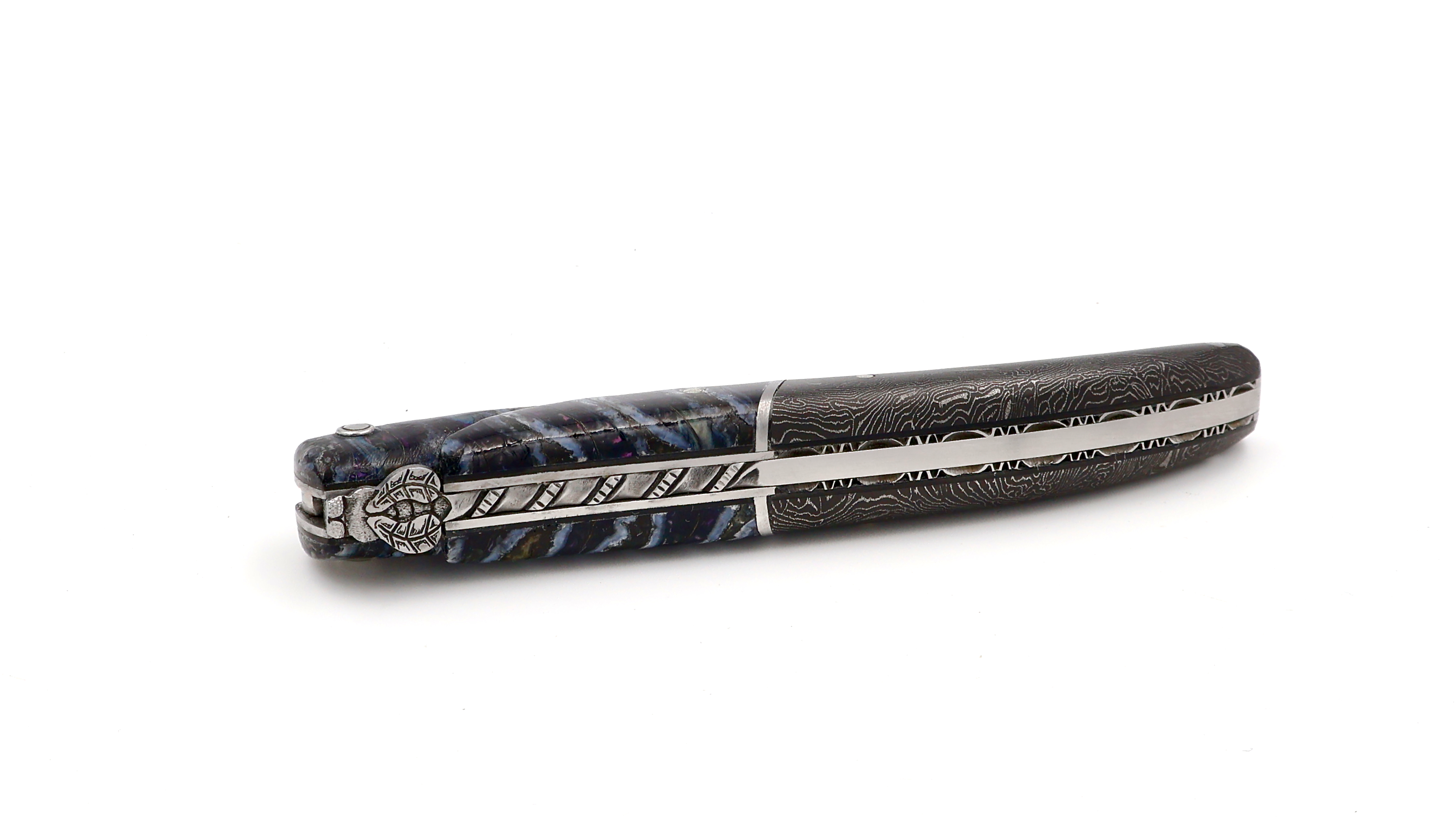 Laguiole en Aubrac unique piece Laguiole knife mammoth tusk & Carbonfiber Space Coral 12 cm