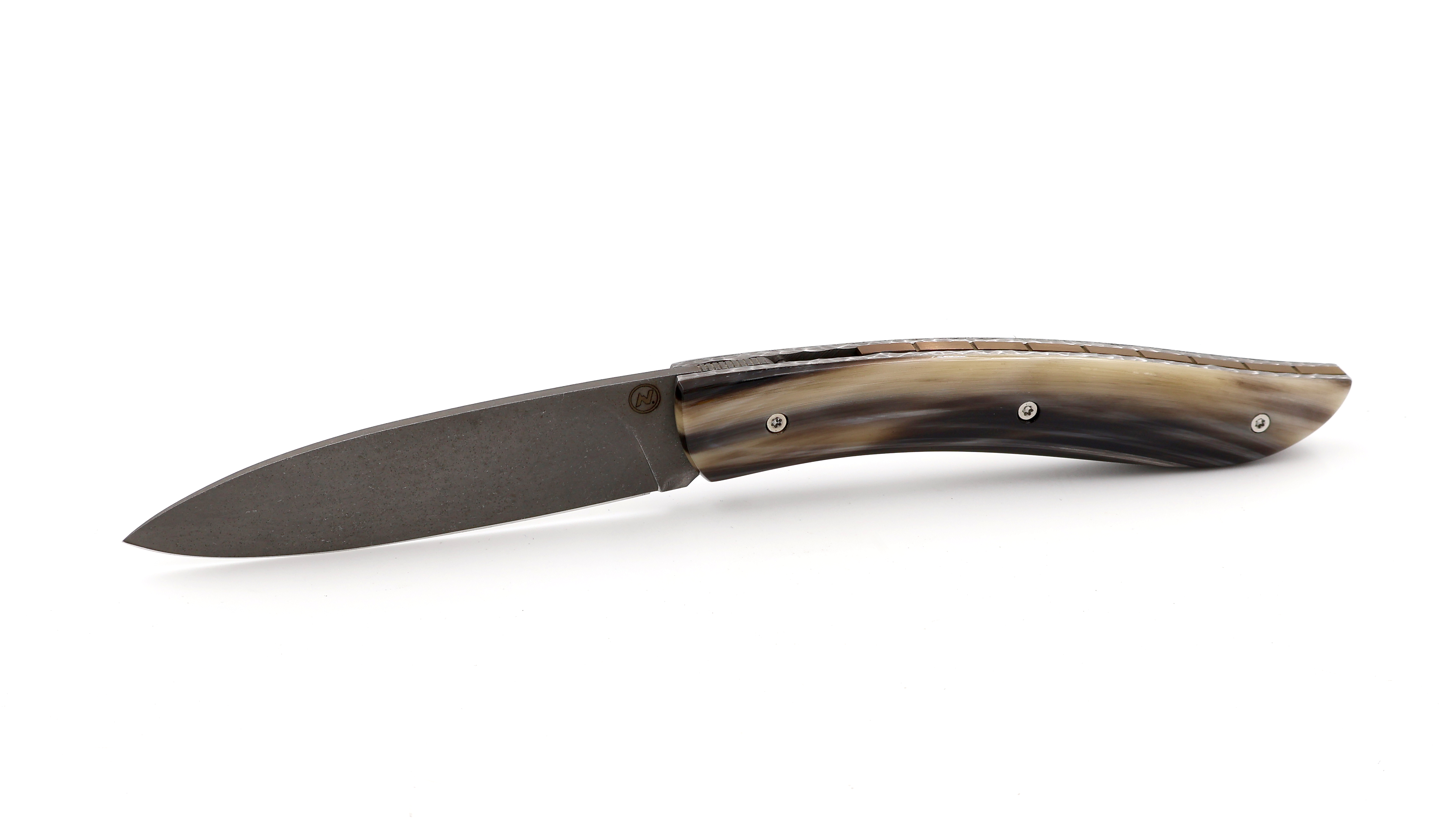 Atelier NÉVÉ Tim Bernard zebu horn tip stonewashed blade