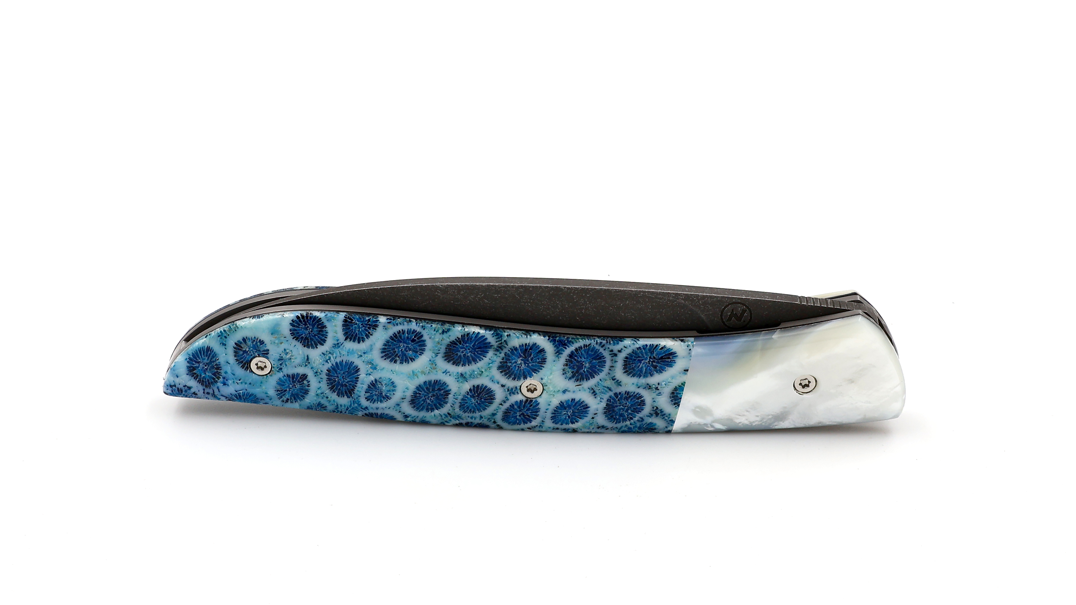 Atelier NÉVÉ Tim Bernard mother of pearl and coral stonewashed blade