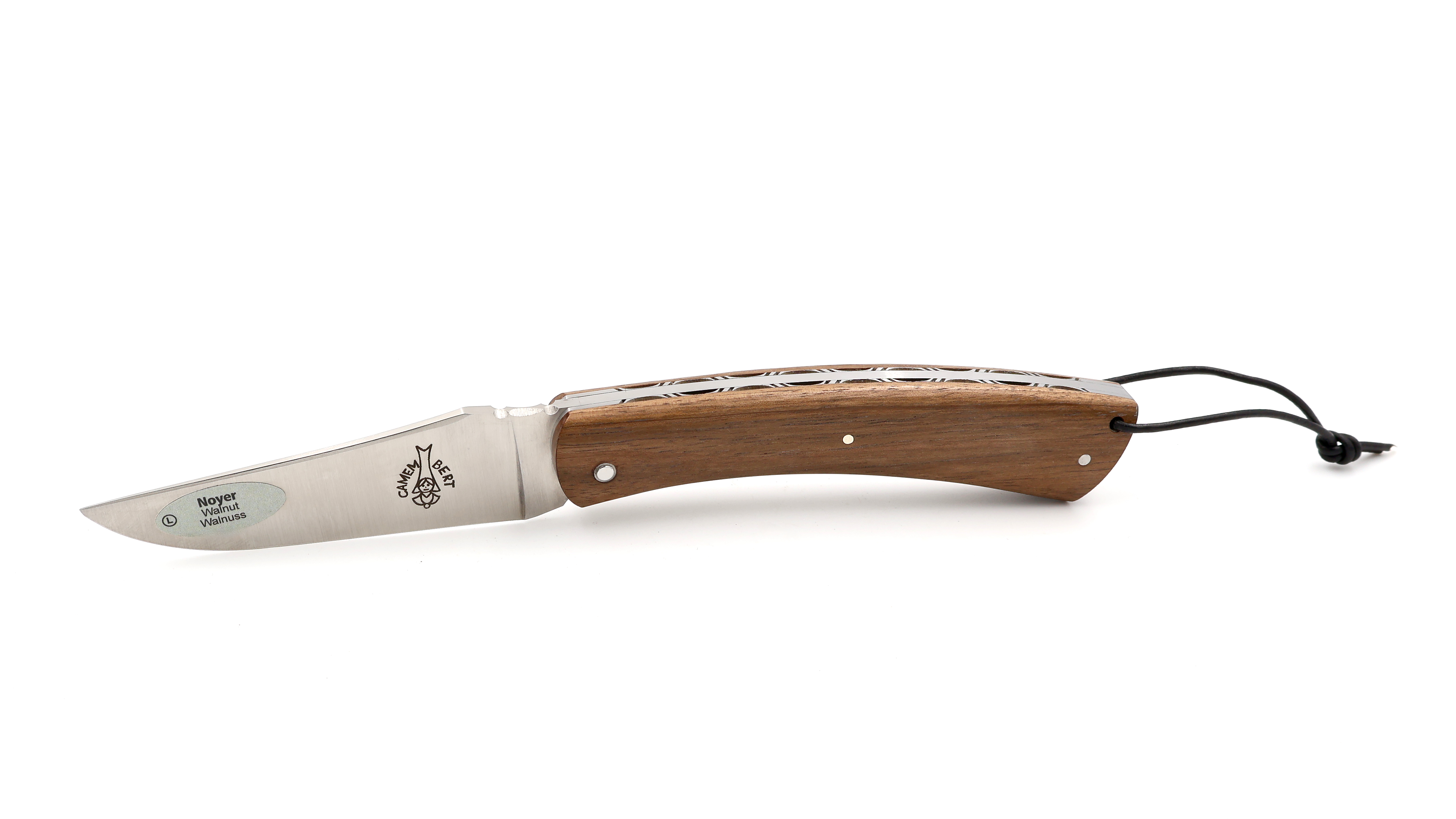 Laguiole en Aubrac CAMEMBERT knife walnut with guillochage