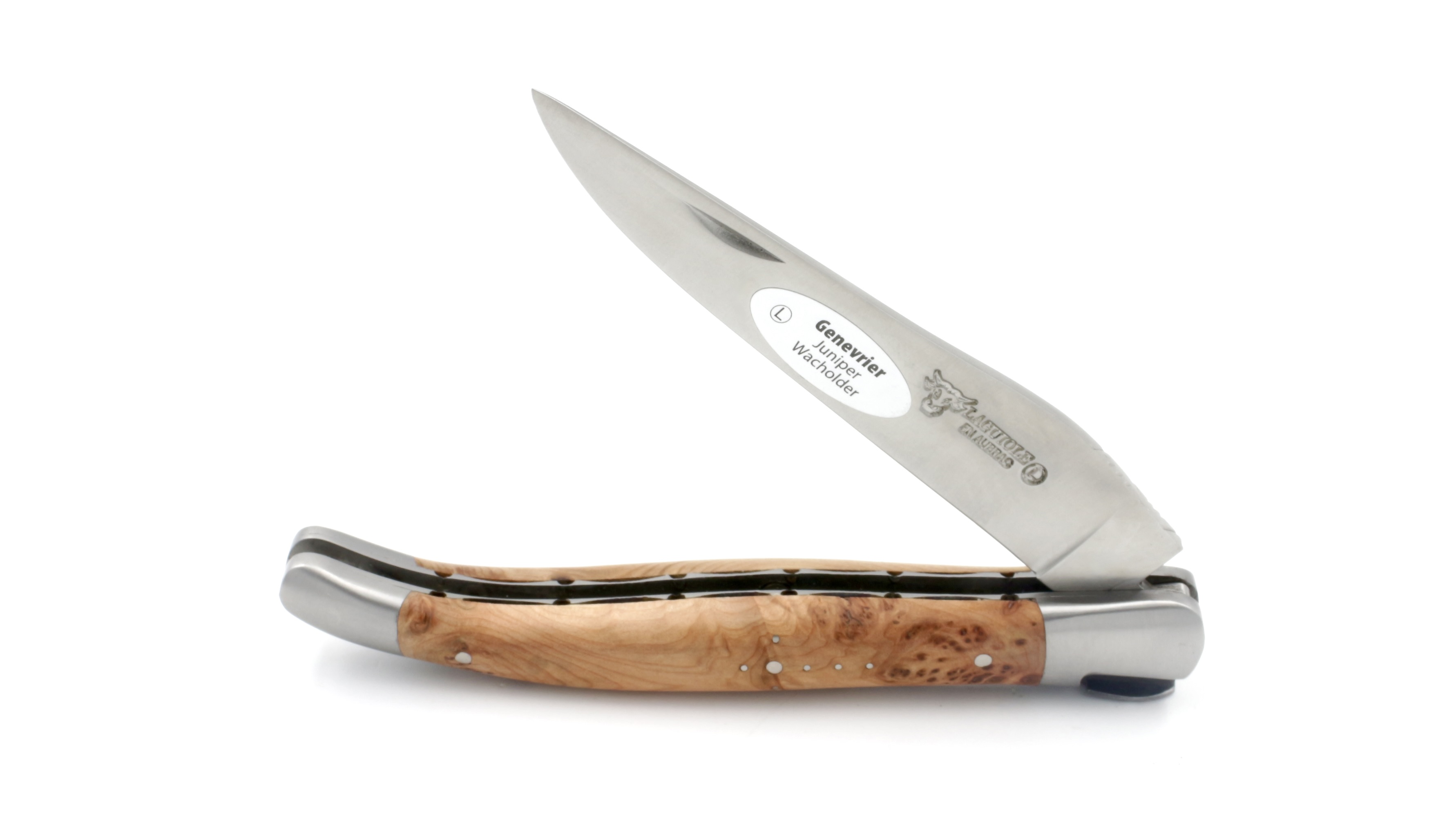 5EDFDE0D-D36F-4BB6-8733-2F789F84D12B_1_201_a Laguiole en Aubrac Juniper cross Occitan chiseled plates 12 cm