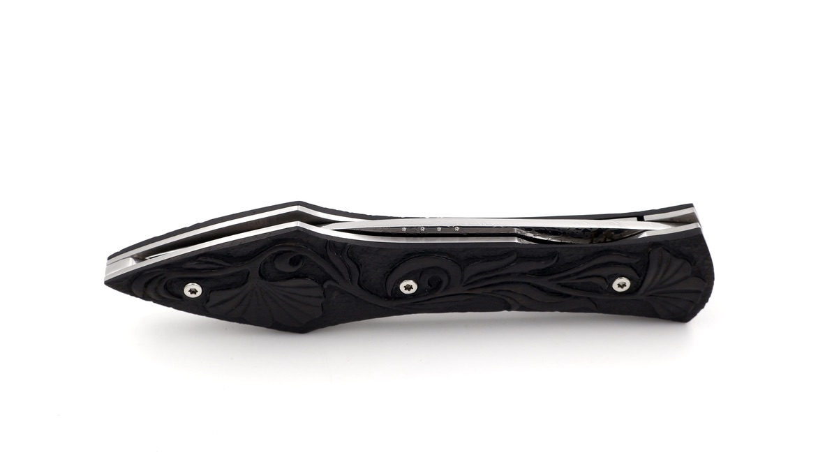 Laraud Blades L’Oegopsyde handcarved eboyy