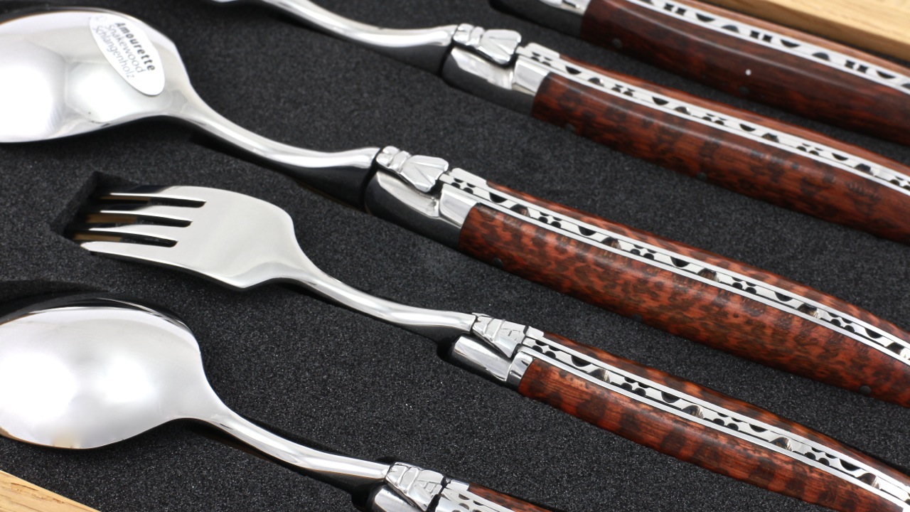 Laguiole en Aubrac Laguiole cutlery Set of 5 Snakewood