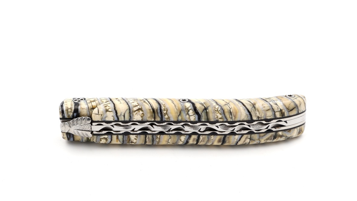 Claude DOZORME L'ATELIER Laguiole mammoth 12 cm damascus Claude DOZORME L'ATELIER Laguiole mammoth 12 cm damascus
