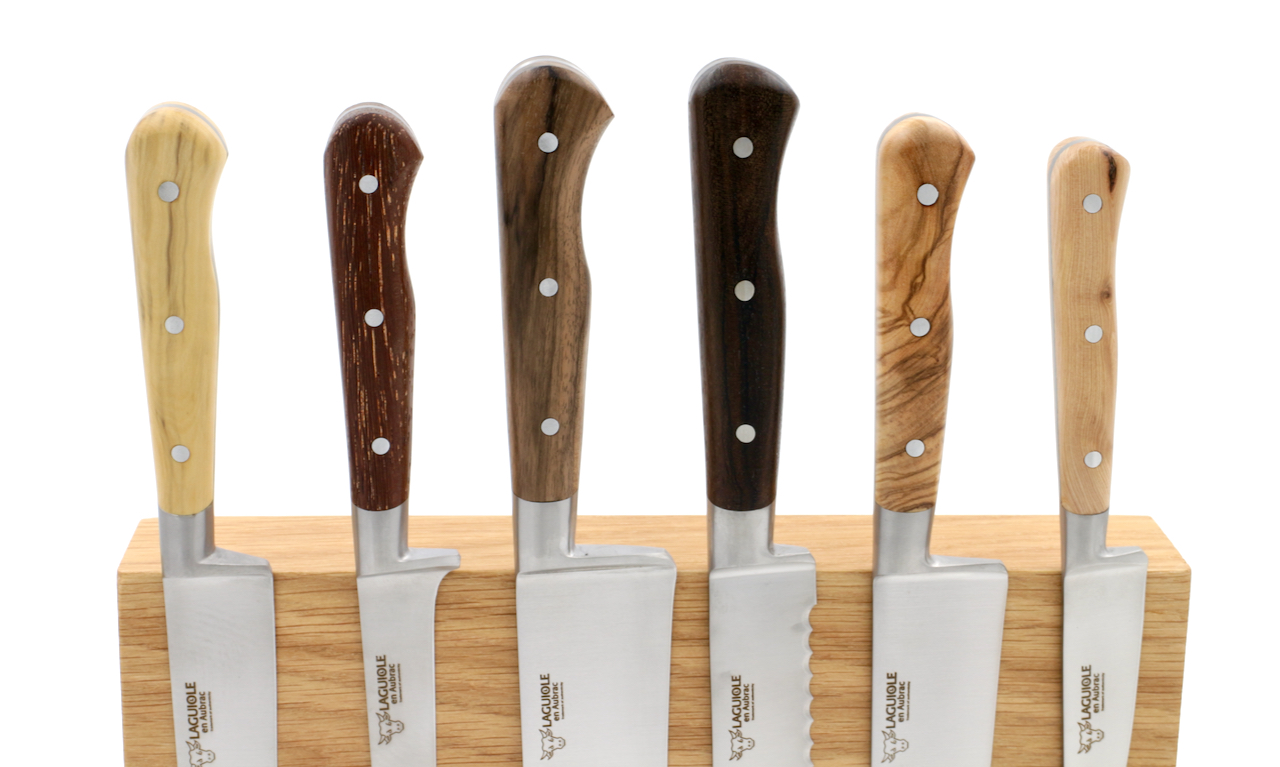 IMG_4983 Laguiole en Aubrac mixed woods Set of 6 kitchen knives with magnetic oak block