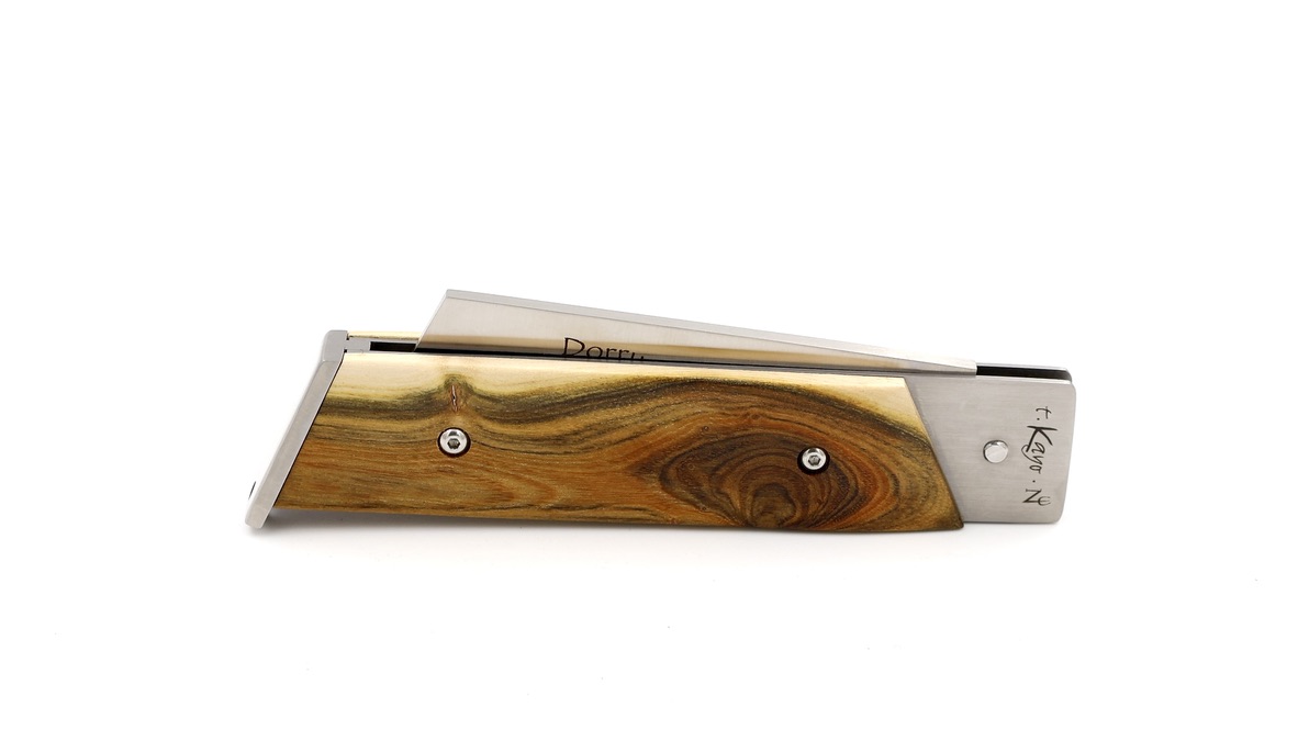 NEPTUNIA DORRY 12 cm pistachio wood