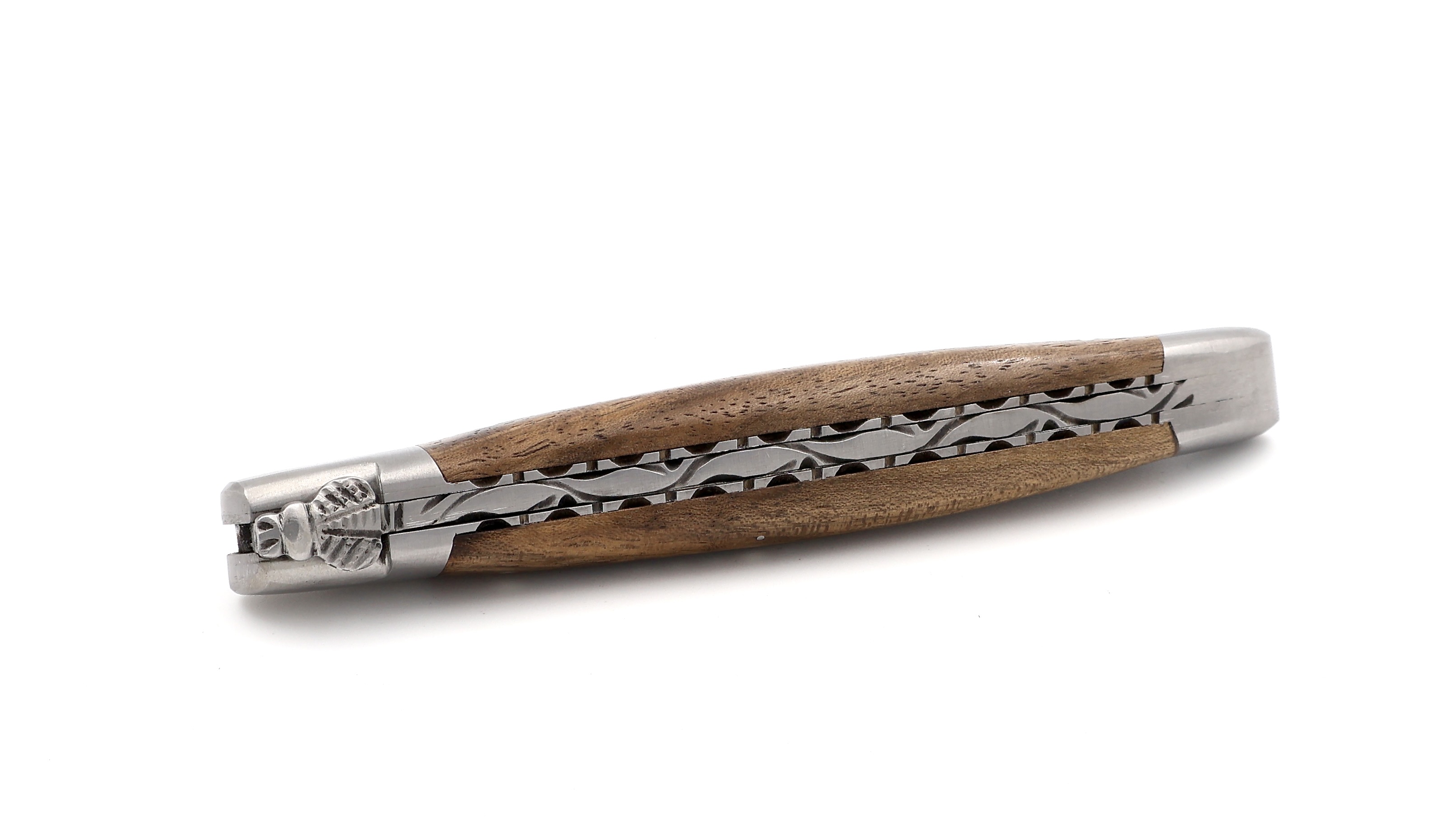Laguiole en Aubrac damascus walnut with chiseled plates 12 cm