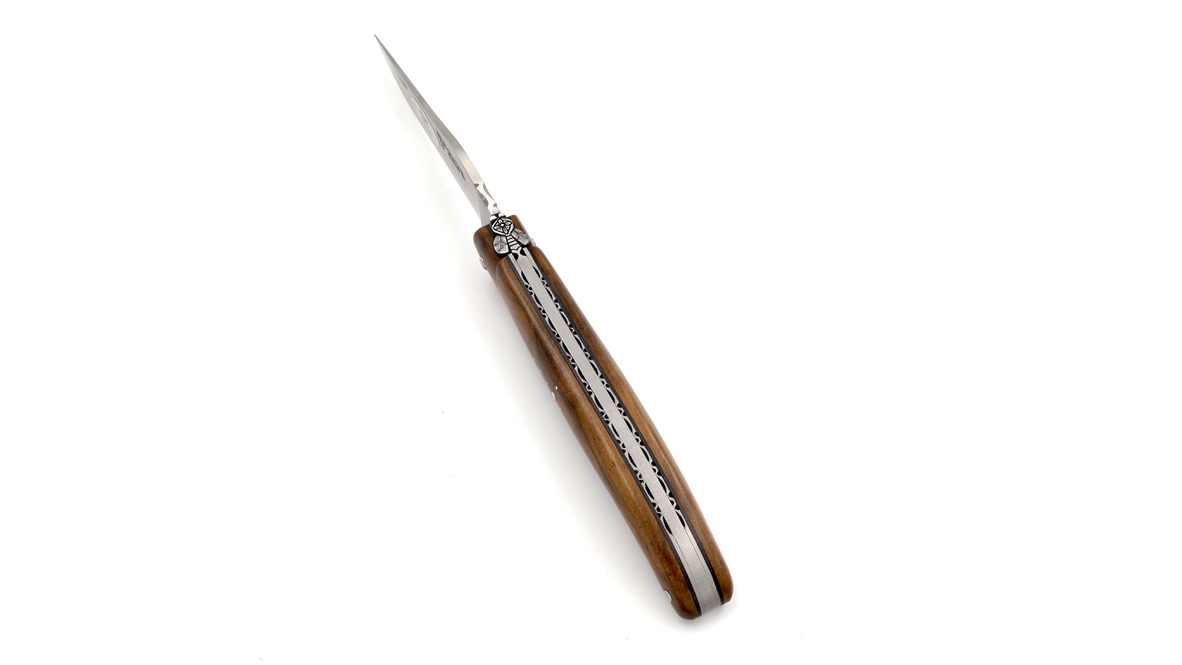 Laguiole en Aubrac walnut burlwood full handle chisled plates 3-D bee 12 cm