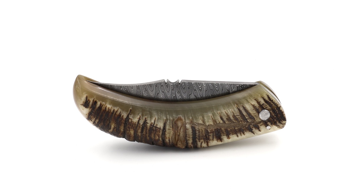 Coutellerie du Lotus Cornicciolu Widderhorn twisted Damast