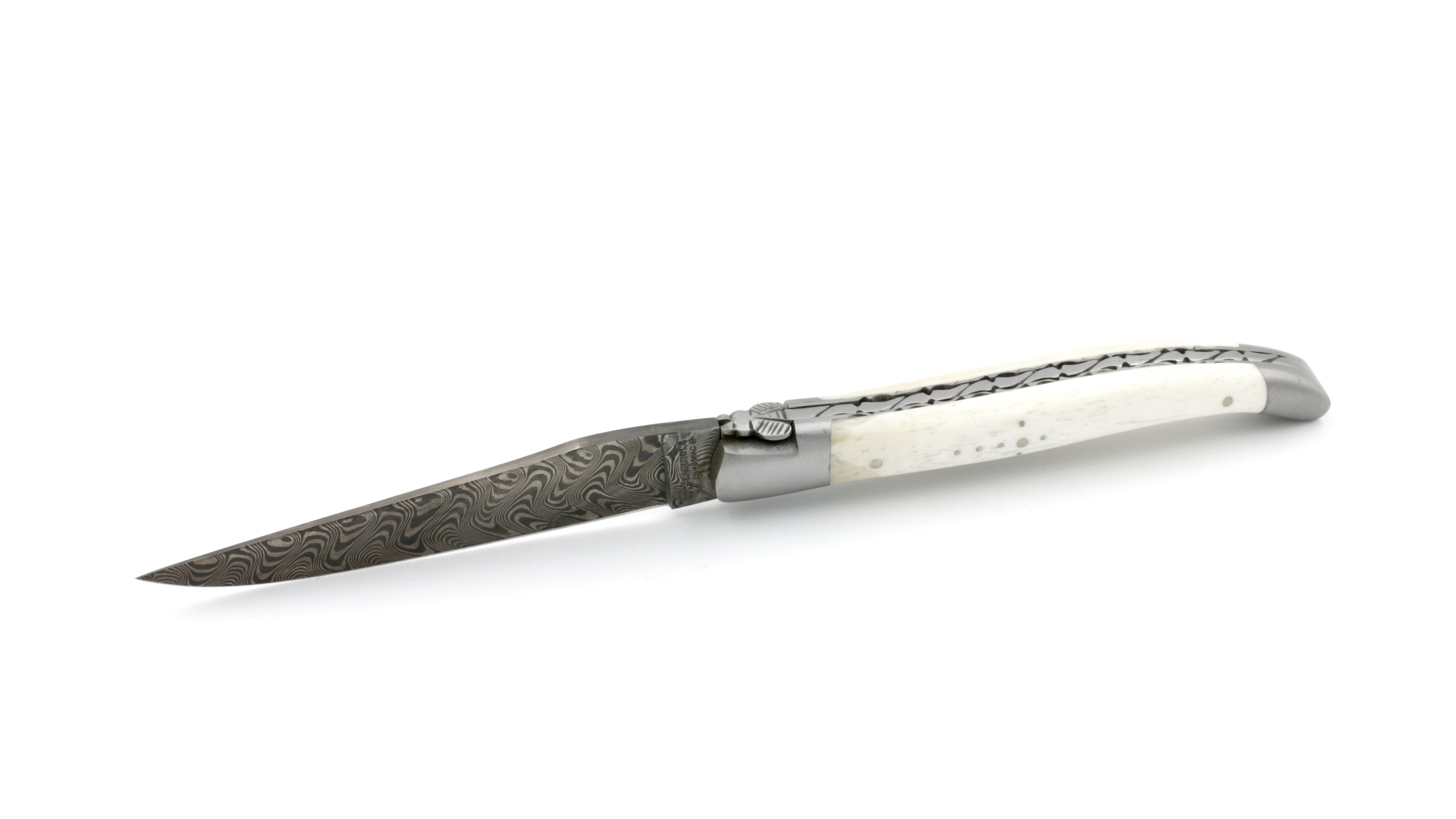 4C37CAD4-80CF-416B-A11C-50D6FA228C55_1_201_a Laguiole en Aubrac DSC Carbon Damast Knochen guillochierte Platine 12 cm