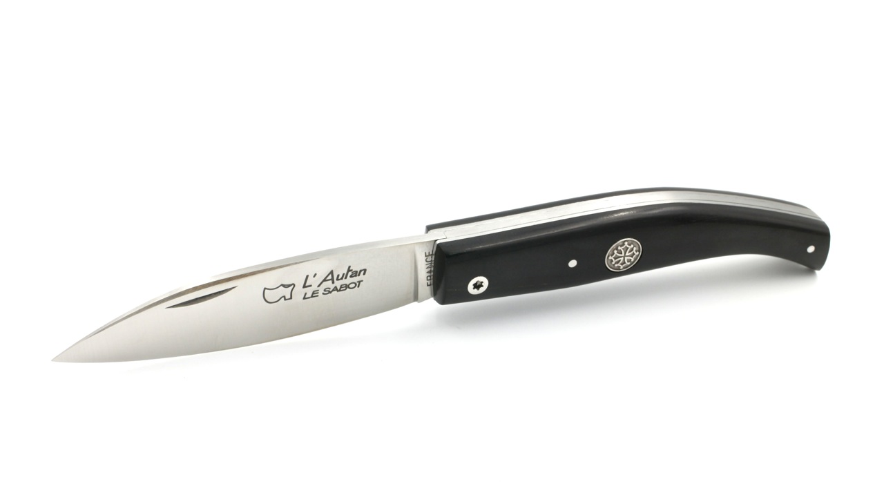 241125-5 AU SABOT L'AUTAN ebony occitan cross