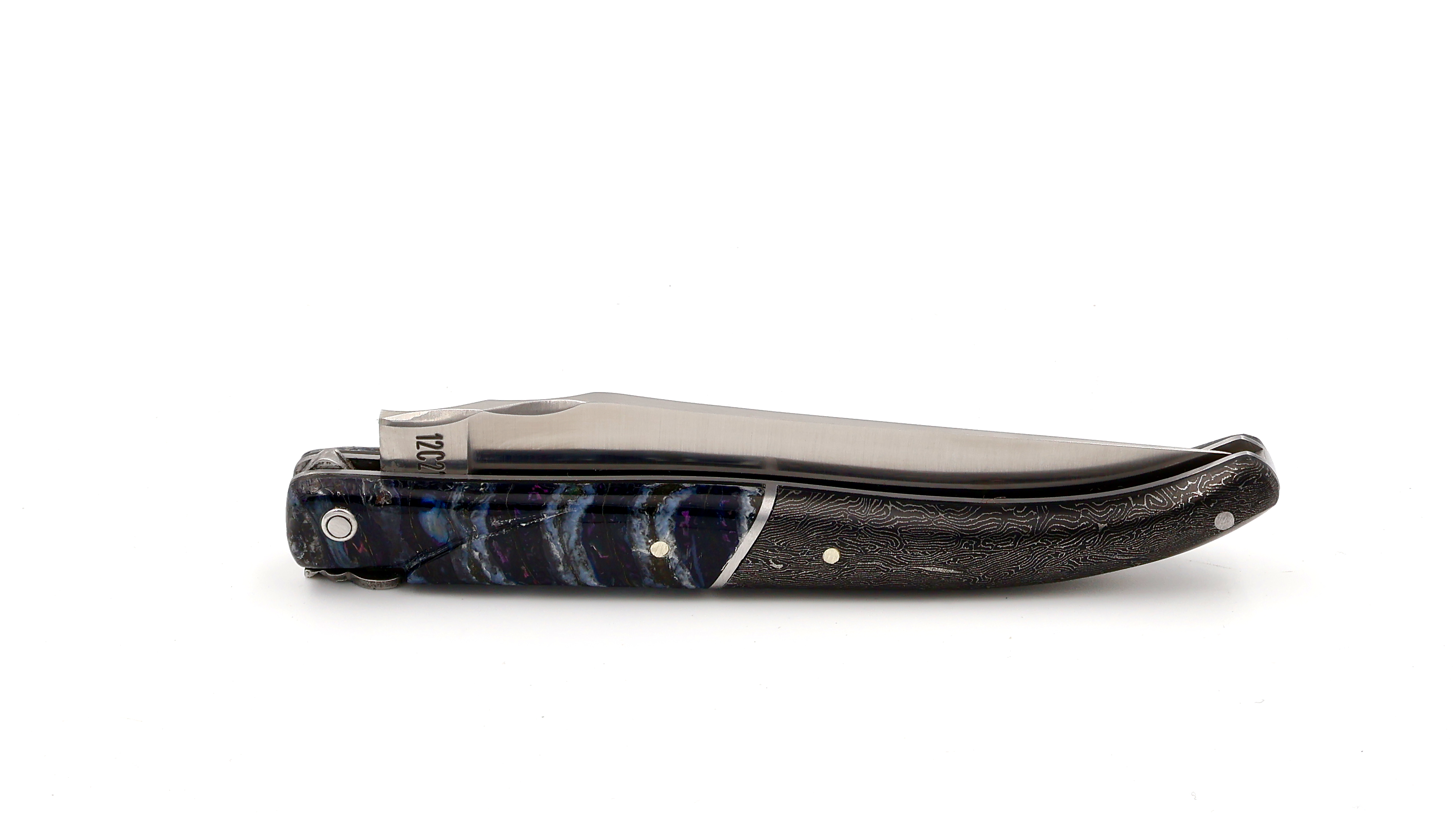 Laguiole en Aubrac unique piece Laguiole knife mammoth tusk & Carbonfiber Space Coral 12 cm