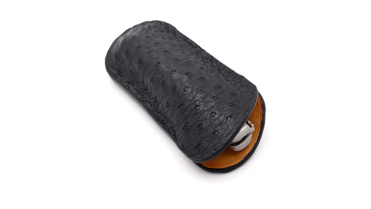 Atelier N°7 ostrich leather black 14 cm