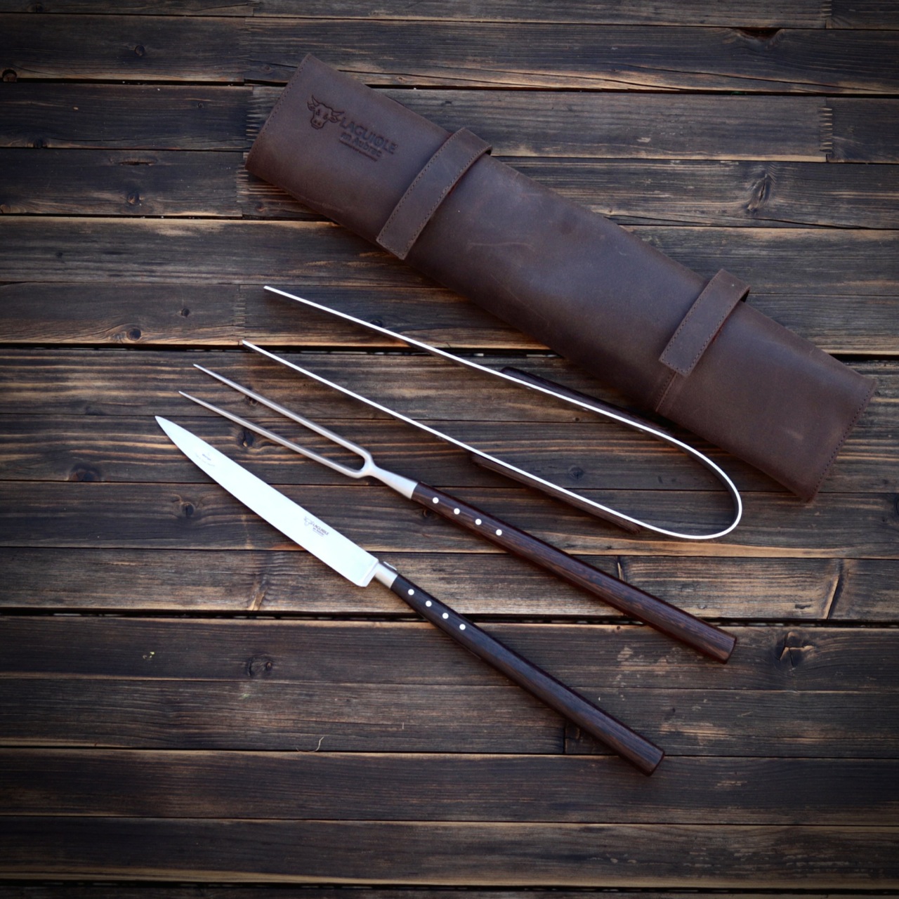 image0BpQxBKhyoO6DT Laguiole en Aubrac 3-teiliges Grillbesteck mit Ledertasche
