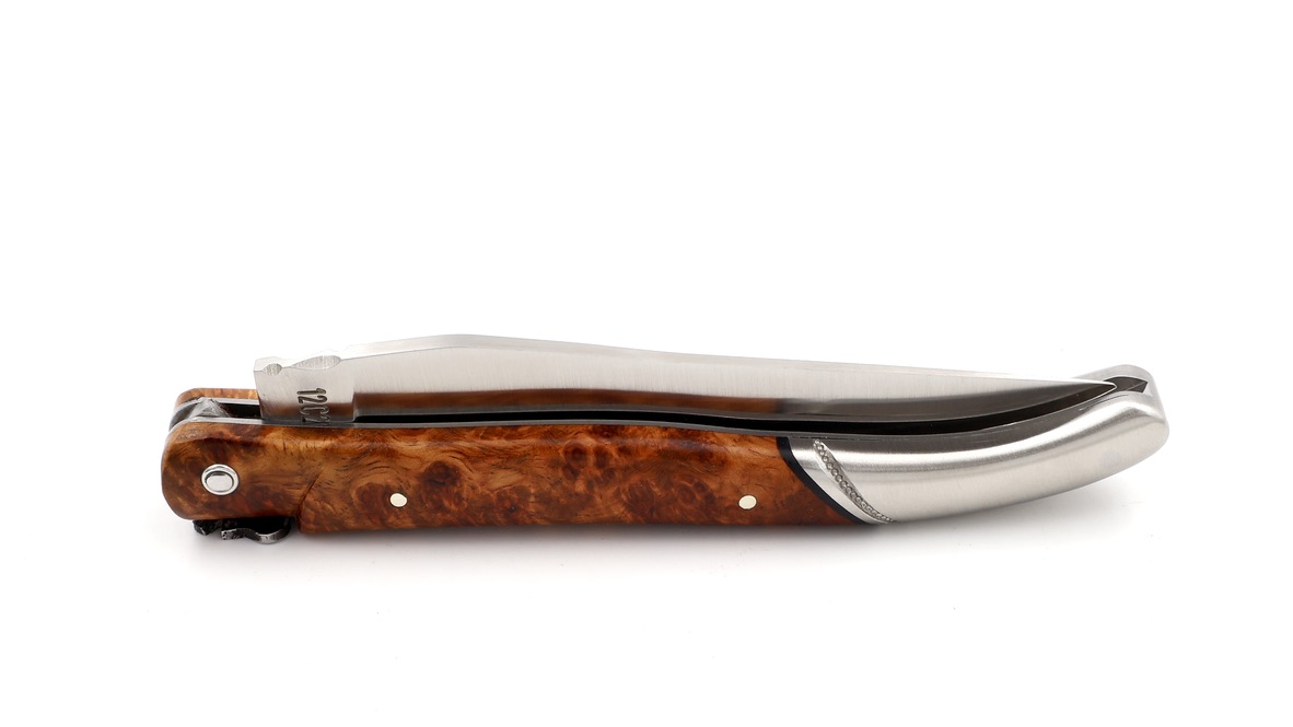 Laguiole en Aubrac Laguiole knife gold-amboina burlwood