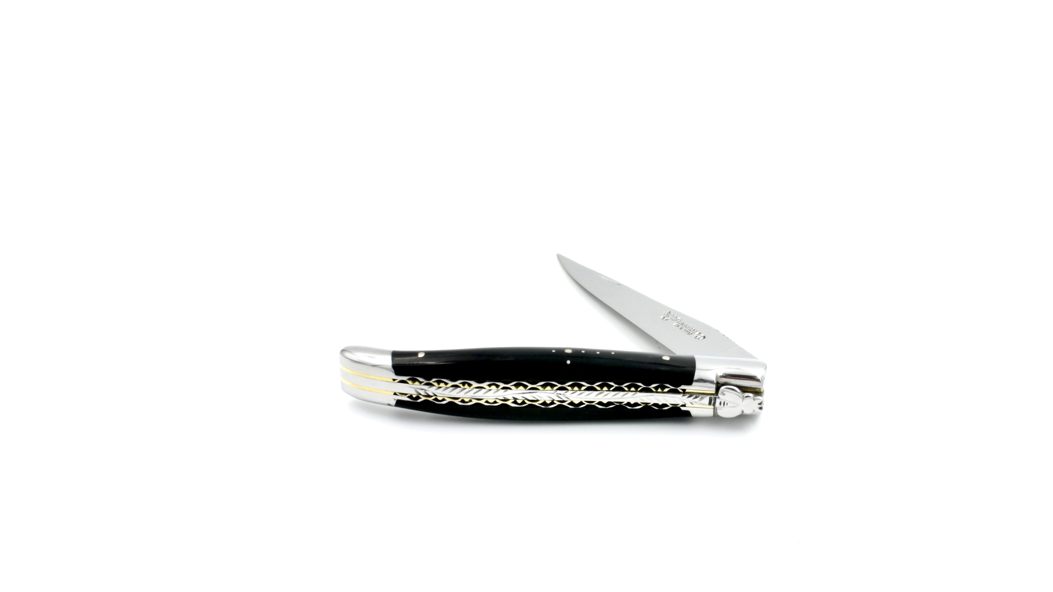 Laguiole en Aubrac doubleplate knife with brass plates Buffalo horn 12 cm