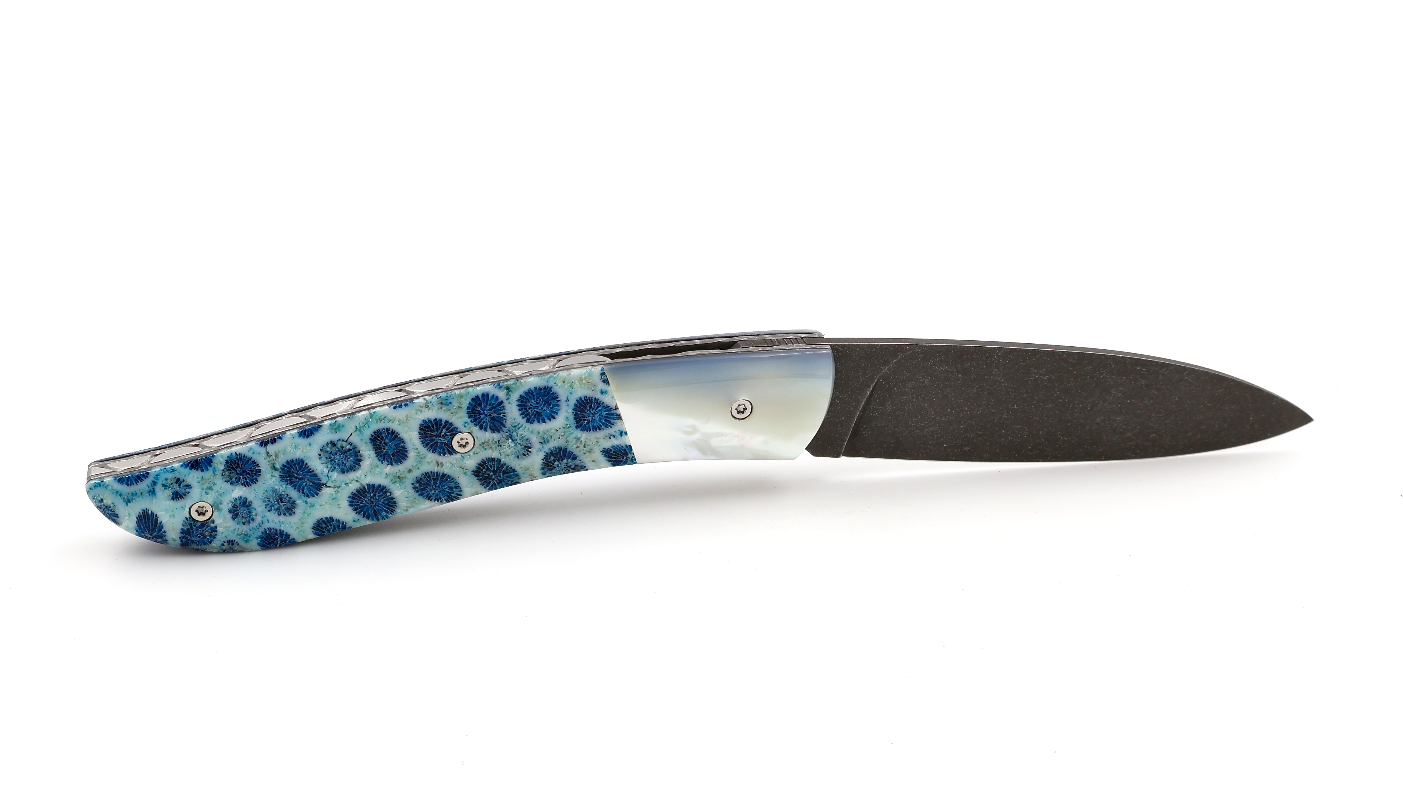 Atelier NÉVÉ Tim Bernard mother of pearl and coral stonewashed blade