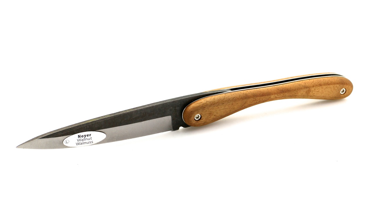 ICIWalnuss-6 Laguiole en Aubrac ICI walnut