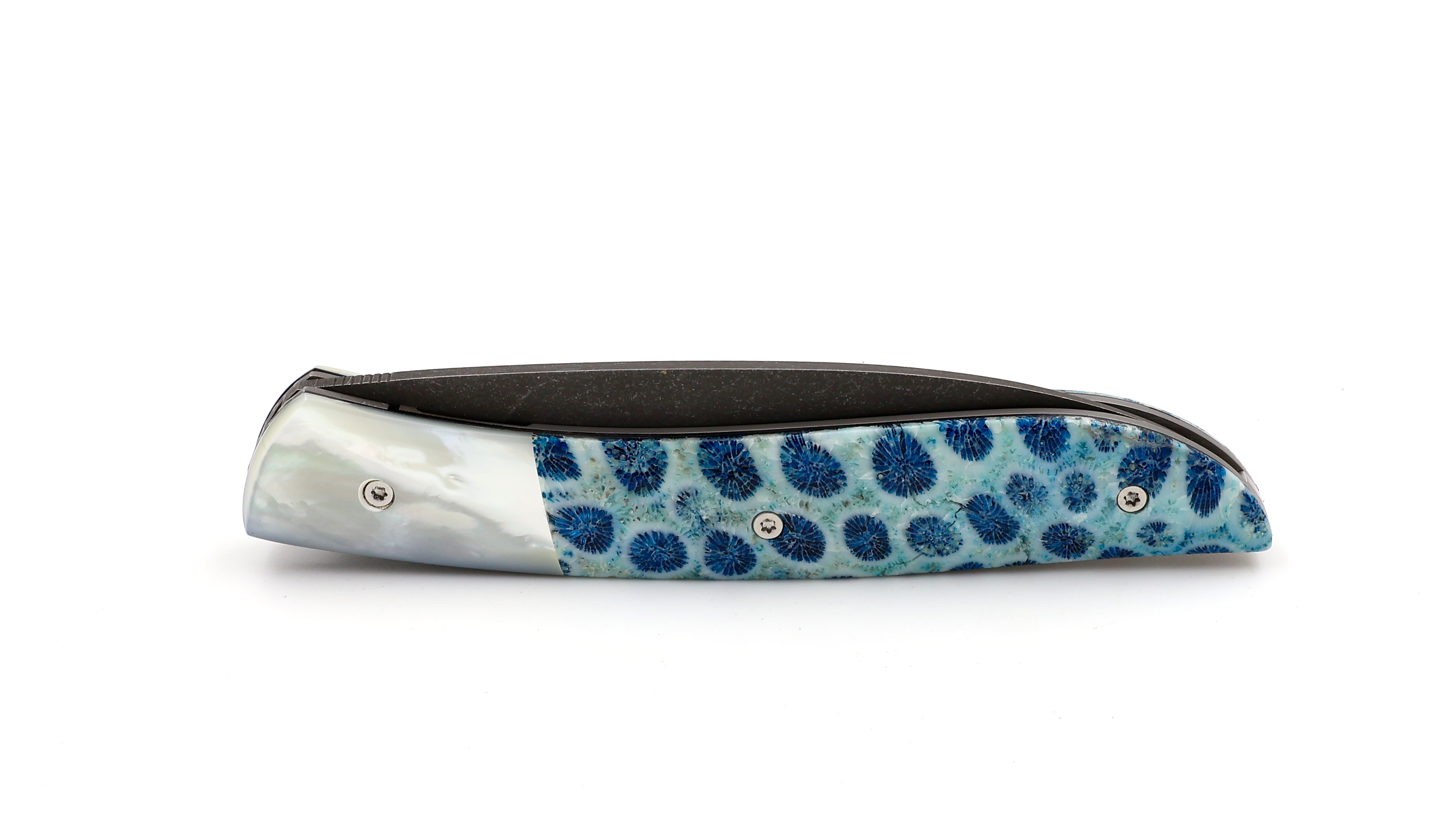 Atelier NÉVÉ Tim Bernard mother of pearl and coral stonewashed blade