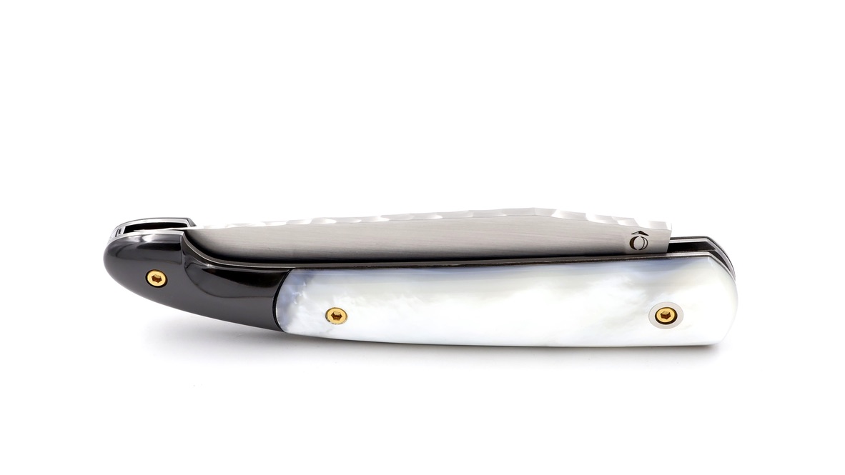 Atelier Odae Le PASSAGER mother of pearl and zirconium