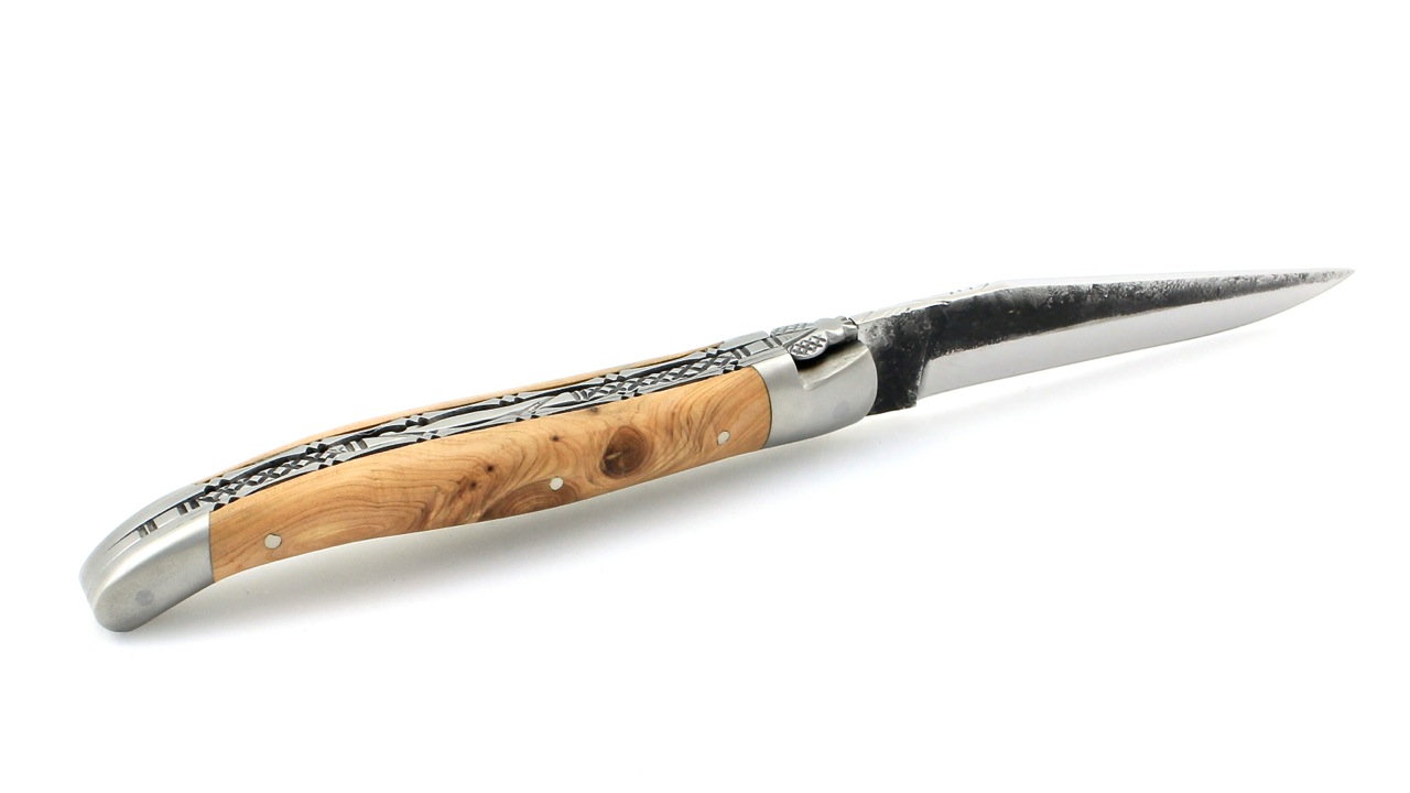 Laguiole en Aubrac double plate knife Brut de Forge Juniper 12 cm