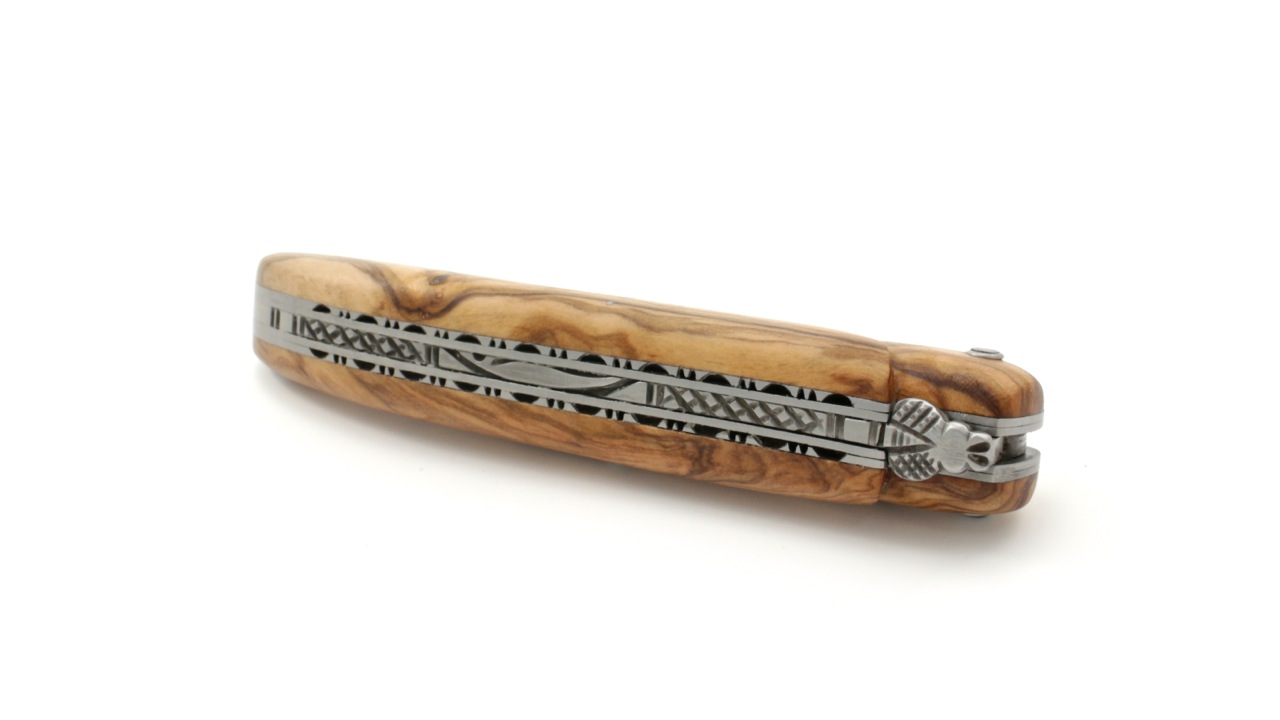 Laguiole en Aubrac double plates knife full handle Olive wood 12 cm