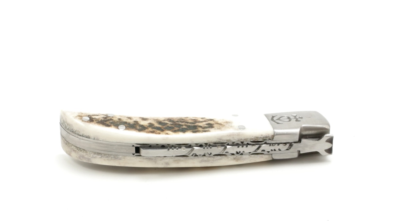 20093C-2 Le Camarguais knife stag horn with chiseled plates and blade 10 cm