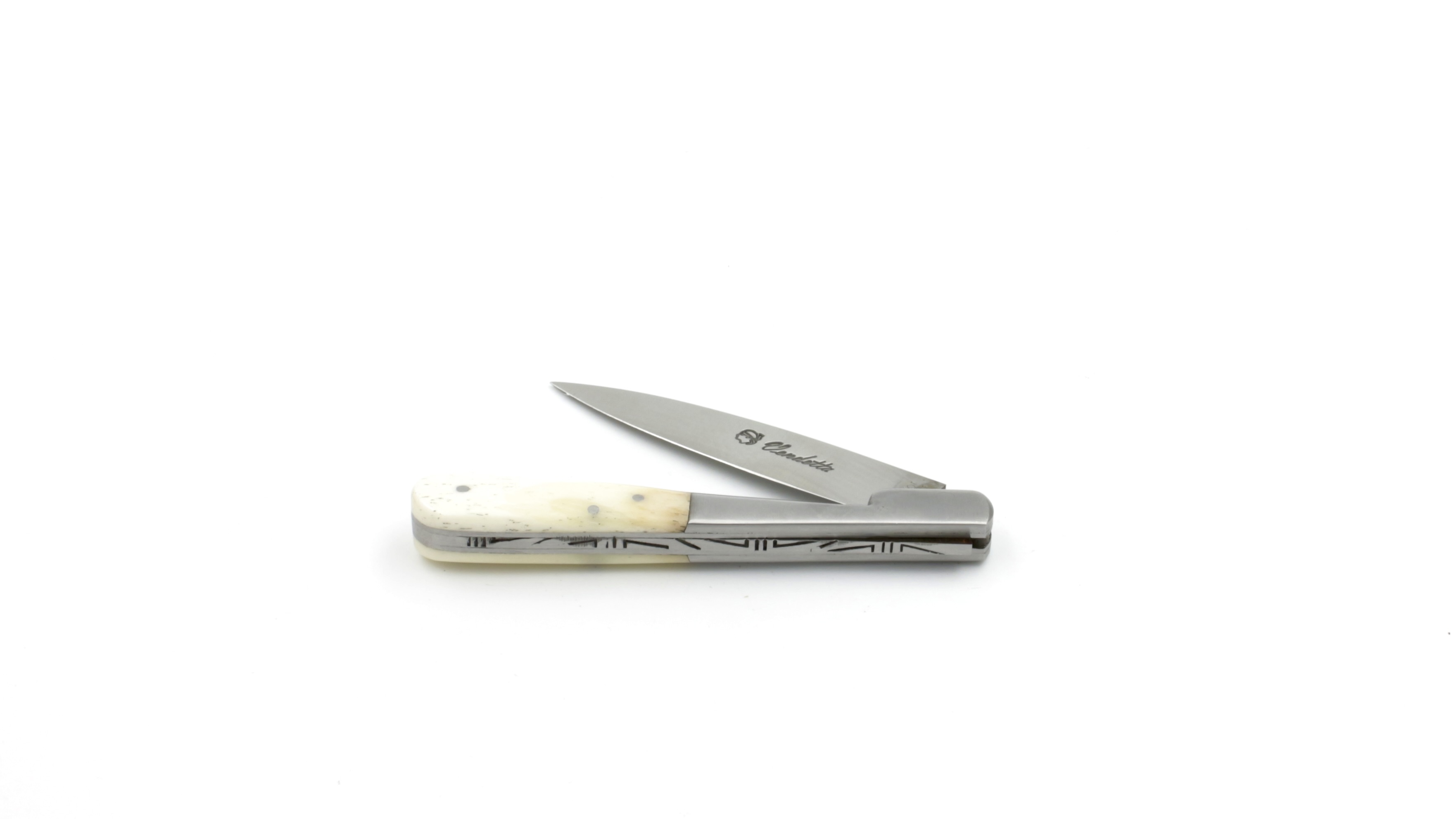 D3210CD8-8329-4671-90F0-3E175B469679_1_201_a AU SABOT VENDETTA cow bone 11 cm