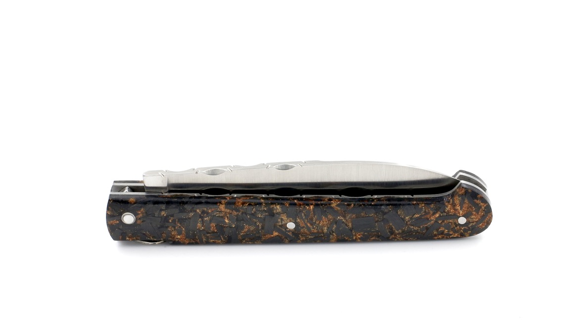 D217BF84-7E47-447B-A951-B75DC32FC295_1_105_c Sauveterre Messer FATCARBON  DARK MATTER kupfer gulliochiert 11 cm