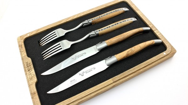 Laguiole en Aubrac Laguiole cutlery Olive wood 2 knives and 2 forks